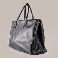 Bolsa Prada , cor preta, tamanho G