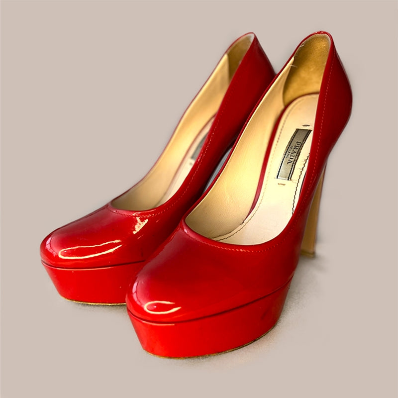 Sapato de Salto - Prada, vermelho